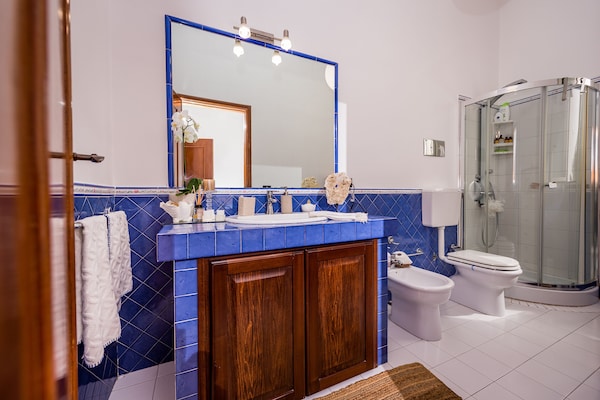 Foto van Appartement in Terrasini met zeezicht - Vakantiehuis in Terrasini - BathRoom