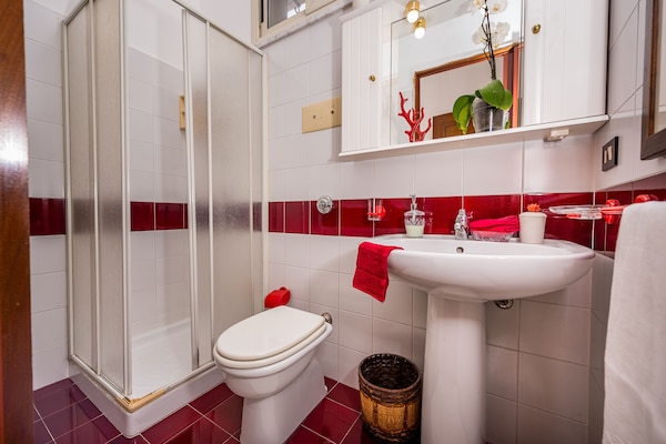 Foto van Appartement in Terrasini met zeezicht - Vakantiehuis in Terrasini - BathRoom