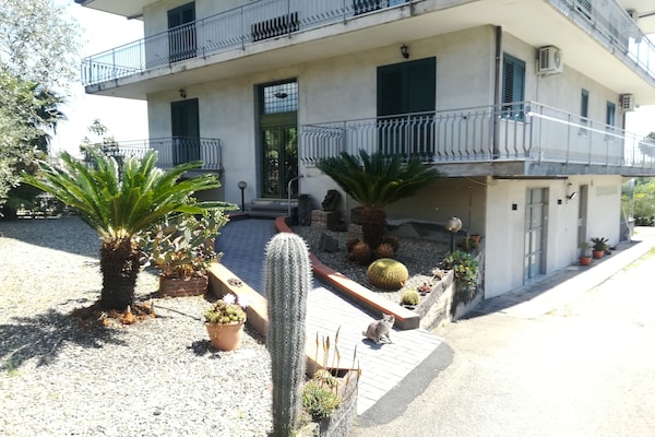Foto van Appartement Villa voor gezinnen - Vakantiehuis in Santa Venerina - ExteriorSummer