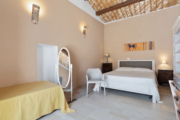 Foto van Boerderij in Noto met tuin en zwembad - Vakantiehuis in Noto - BedRoom