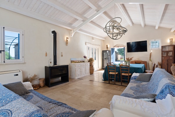 Foto van Boerderij in Noto met tuin en zwembad - Vakantiehuis in Noto - LivingRoom