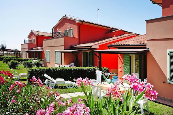 Foto van Appartement in Toscane bij zandstranden - Vakantiehuis in Vada - ExteriorSummer