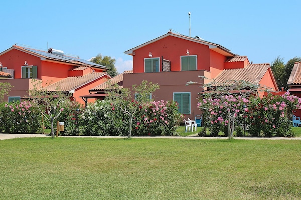 Foto van Appartement in Toscane bij zandstranden - Vakantiehuis in Vada - ExteriorSummer