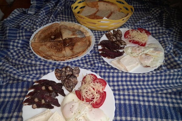 Foto van Eco Village Coric - Two Bedroom Apt with Terrace (Deluxe Bungalow-2) - DiningRoom