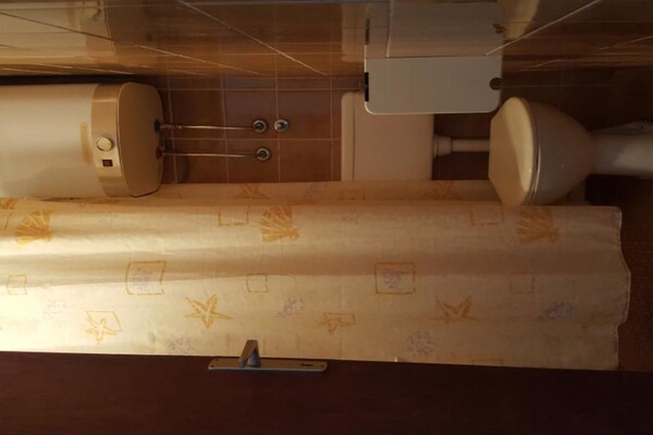 Foto van Comfortable Budva Rooms - Double Room 3 - Vakantiehuis in Petrovac na Moru - BathRoom