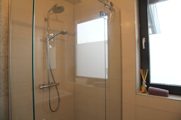 Foto van Vakantiehuis in Stavoren met aanlegsteiger - Vakantiehuis in Stavoren - BathRoom