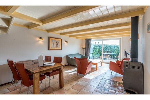 Foto van Charmant Vakantiehuis op Texel - Vakantiehuis in Oost-Texel - LivingRoom