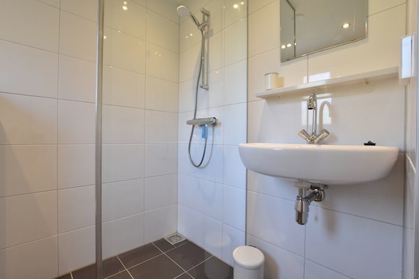 Foto van Huisje in Veluwe bij Bospark - Vakantiehuis in Garderen - BathRoom