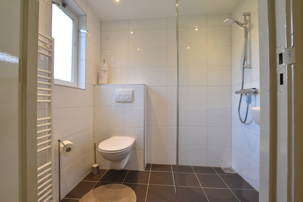 Foto van Huisje in Veluwe bij Bospark - Vakantiehuis in Garderen - BathRoom