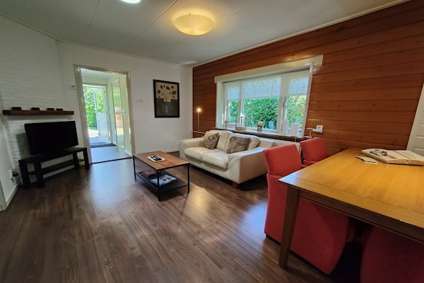 Foto van Huisje in Veluwe bij Bospark - Vakantiehuis in Garderen - LivingRoom