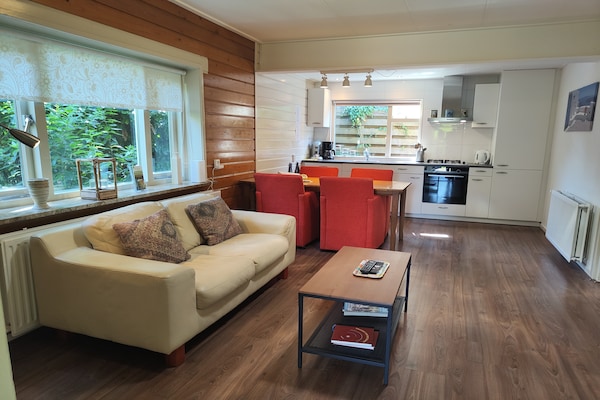 Foto van Huisje in Veluwe bij Bospark - Vakantiehuis in Garderen - LivingRoom