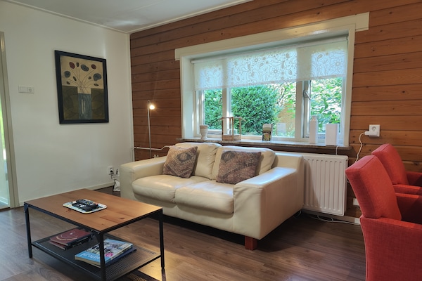 Foto van Huisje in Veluwe bij Bospark - Vakantiehuis in Garderen - LivingRoom