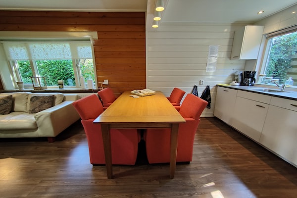 Foto van Huisje in Veluwe bij Bospark - Vakantiehuis in Garderen - DiningRoom