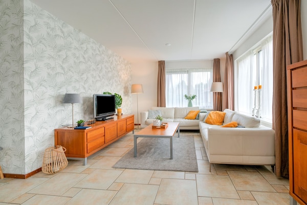 Foto van Vakantiehuis in Zeewolde bij Bos - Vakantiehuis in Zeewolde - LivingRoom