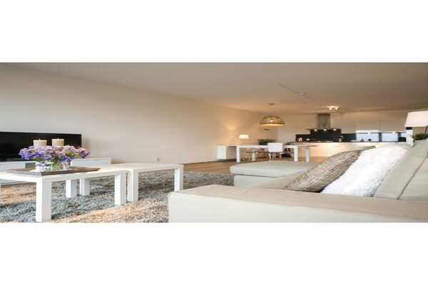 Foto van Modern appartement in Den Haag - Vakantiehuis in Den Haag - DiningRoom