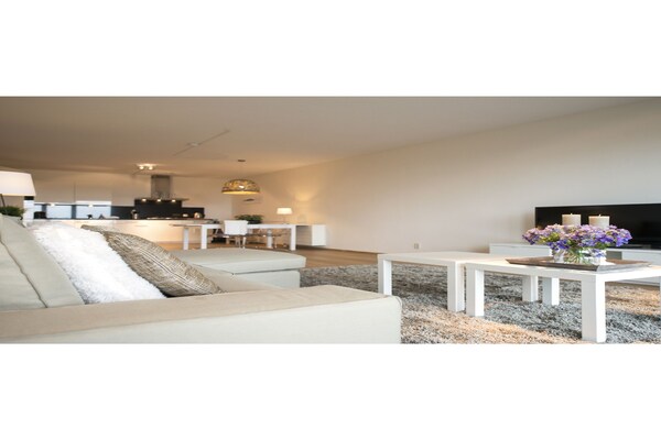 Foto van Modern appartement in Den Haag - Vakantiehuis in Den Haag - LivingRoom