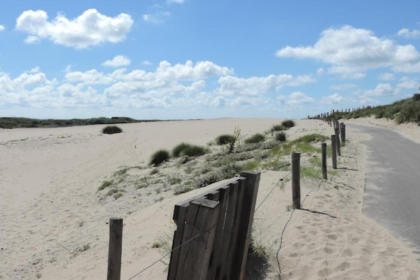 Foto van Aantrekkelijk appartement in Den Haag met balkon - Vakantiehuis in Den Haag - AreaSummer20KM
