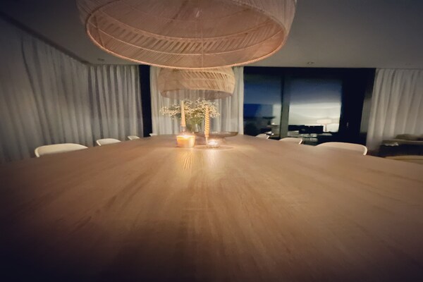 Foto van Villa met privézwembad aan het Veerse Meer - Vakantiehuis in Arnemuiden - DiningRoom