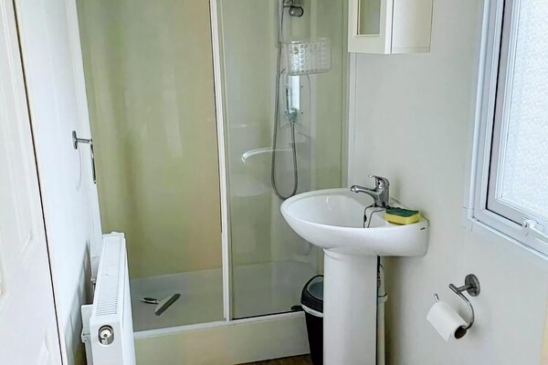 Foto van Rustig verblijf met tuin te midden van natuur nabij Alkmaar - BathRoom