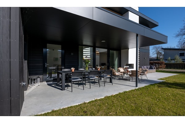 Foto van Vakantiehuis bij Veerse Meer met tuin - Vakantiehuis in Kamperland - ExteriorSummer