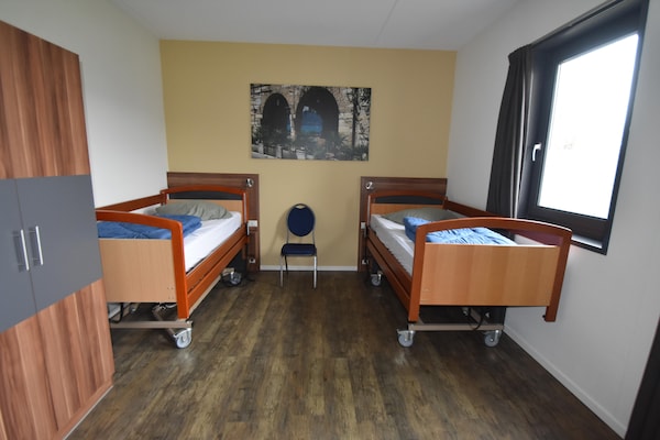 Foto van Vakantiehuis voor groepen met sauna en zwembad - Vakantiehuis in Havelte - BedRoom