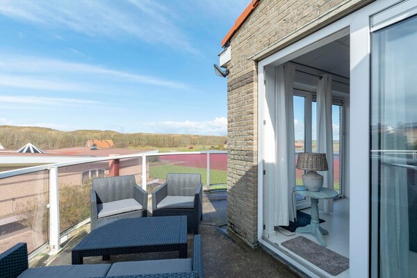 Foto van Appartement aan het Strand met Duinen - Vakantiehuis in Julianadorp aan Zee - TerraceBalcony