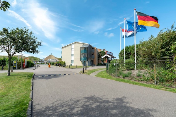 Foto van Appartement bij de duinen aan zee - Vakantiehuis in Julianadorp aan Zee - ExteriorSummer