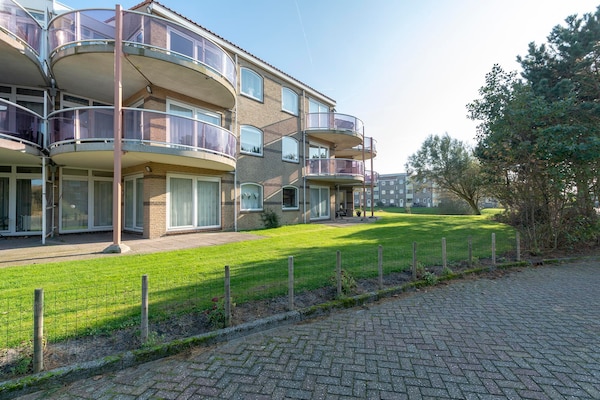 Foto van Residence Juliana 77 Appartement aan zee - Vakantiehuis in Julianadorp aan Zee - ExteriorSummer