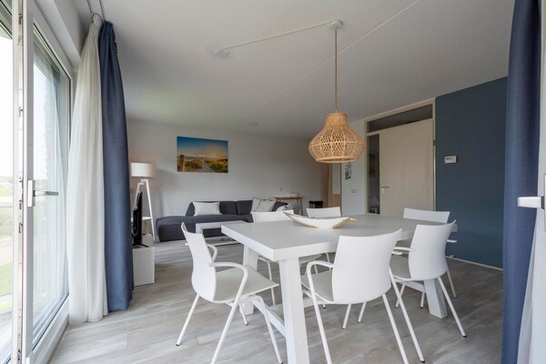 Foto van Appartement in Julianadorp bij het Strand - Vakantiehuis in Julianadorp aan Zee - DiningRoom