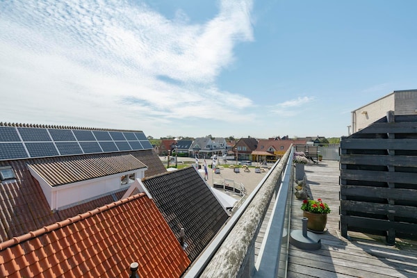 Foto van Dorpsplein 23E op het plein van Callantsoog - Vakantiehuis in Callantsoog - ViewSummer