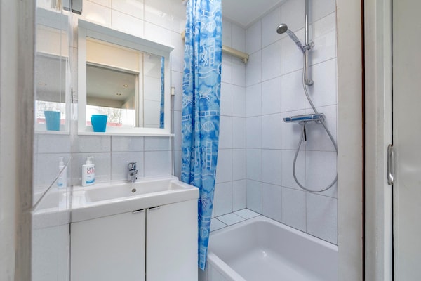 Foto van Kindvriendelijke Garnekuul 81 bungalow - Vakantiehuis in Callantsoog - BathRoom