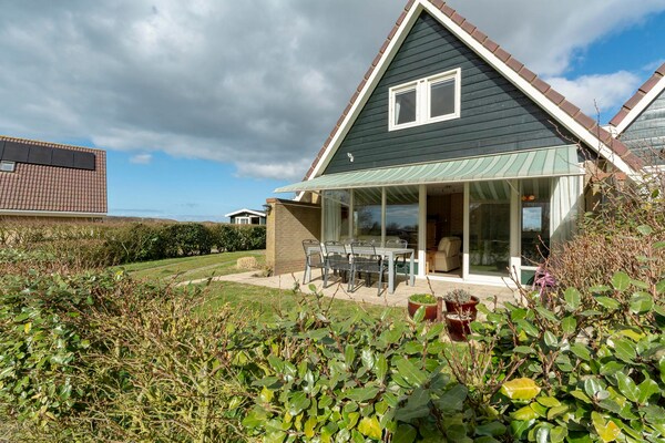 Foto van Callantsogervaart 3-8 huis vlakbij het strand - Vakantiehuis in Julianadorp aan Zee - ExteriorSummer