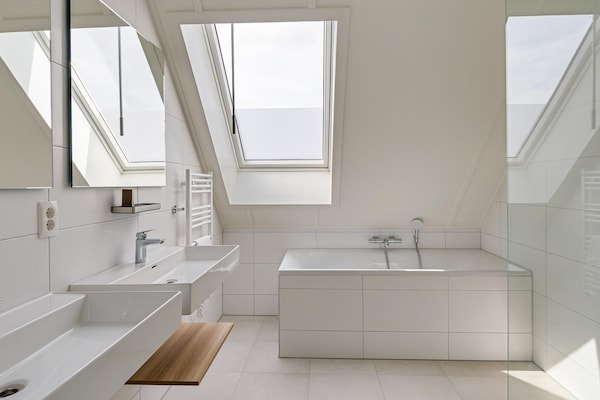 Foto van Villa aan het IJsselmeer met eigen steiger - Vakantiehuis in PS Opperdoes - BathRoom