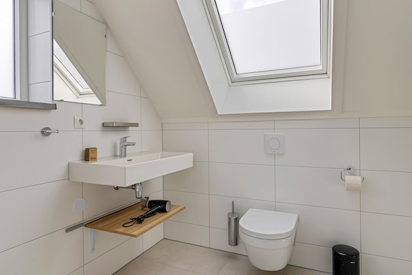 Foto van Villa aan het IJsselmeer met eigen steiger - Vakantiehuis in PS Opperdoes - BathRoom