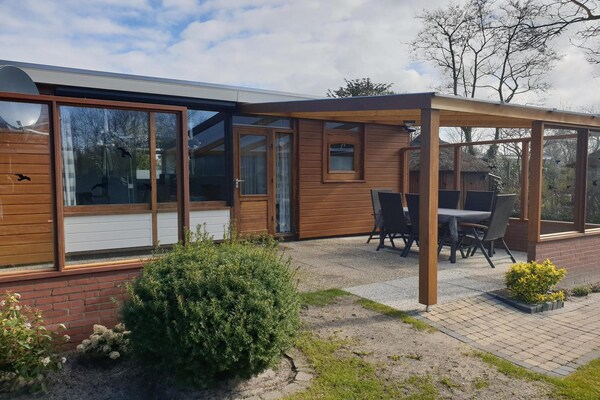 Foto van Bungalow op Eureka Park vlakbij het strand - Vakantiehuis in Sint Maartenszee - ExteriorSummer