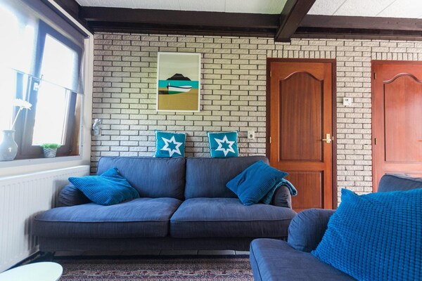 Foto van Bungalow aan de Noord-Hollandse kust - Vakantiehuis in Sint Maartenszee - LivingRoom