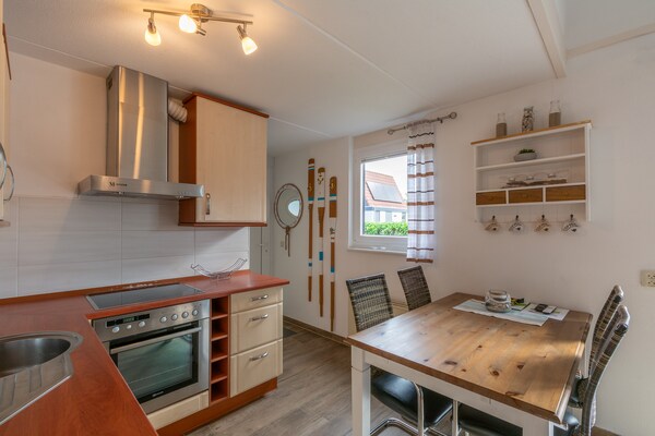 Foto van Heerlijk vakantiehuis in Julianadorp - Vakantiehuis in Julianadorp aan Zee - Kitchen