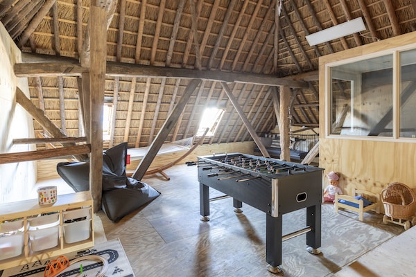 Foto van Boerderij in Groet vlakbij zee en bos - Vakantiehuis in Groet (Schoorl) - RecreationRoom