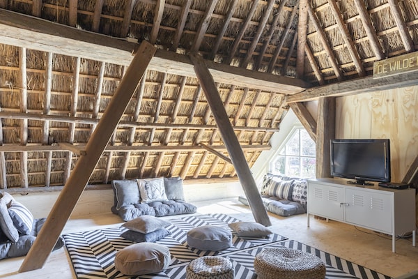 Foto van Boerderij in Groet vlakbij zee en bos - Vakantiehuis in Groet (Schoorl) - RecreationRoom