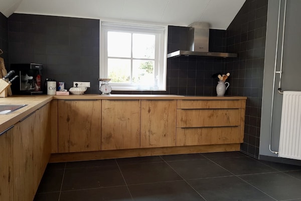 Foto van Boerderij in Groet vlakbij zee en bos - Vakantiehuis in Groet (Schoorl) - Kitchen