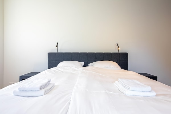 Foto van Villa op Texel bij Waddenzee & Vogelgebied - Vakantiehuis in Oosterend - BedRoom