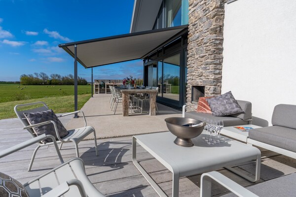 Foto van Moderne, luxe en duurzame natuurvilla - Vakantiehuis in De Waal - Terrace