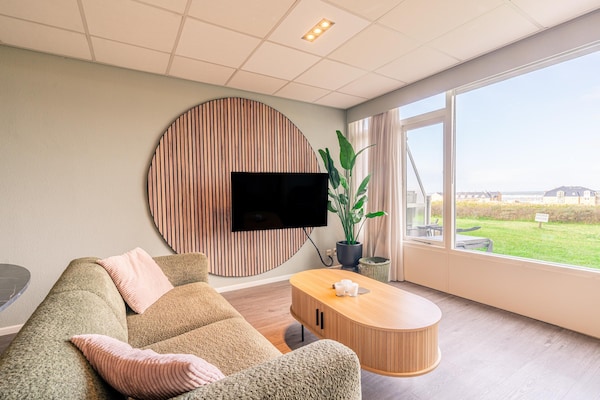 Foto van 2 persoons zeezicht appartement met sauna - Vakantiehuis in De Koog - LivingRoom