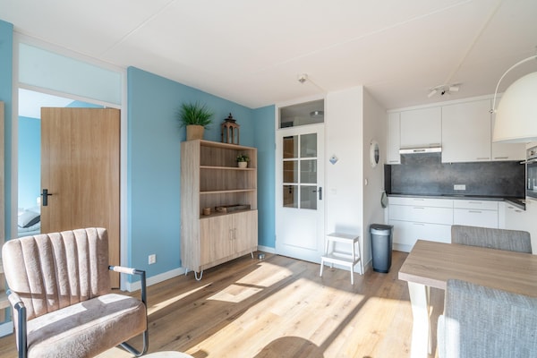 Foto van 4 Persoons appartement met eilandzicht - Vakantiehuis in De Koog - LivingRoom