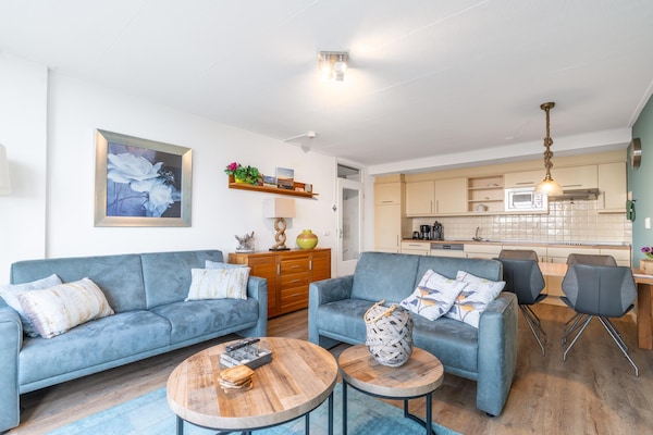 Foto van 4 Persoons appartement met eilandzicht - Vakantiehuis in De Koog - LivingRoom