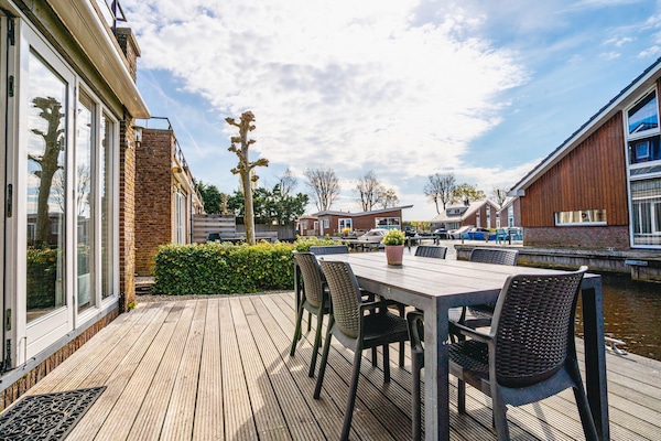 Foto van Ruime retraite aan het meer - Vakantiehuis in Uitgeest - TerraceBalcony