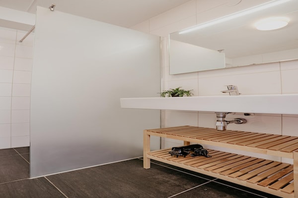 Foto van Ruime retraite aan het meer - Vakantiehuis in Uitgeest - BathRoom