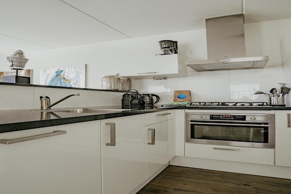 Foto van Ruime retraite aan het meer - Vakantiehuis in Uitgeest - Kitchen