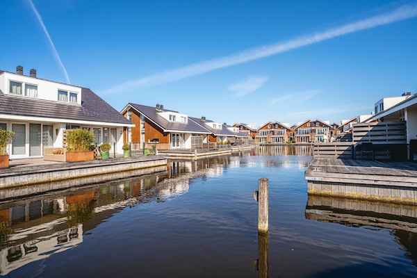 Foto van Ruime retraite aan het meer - Vakantiehuis in Uitgeest - AreaSummer5KM
