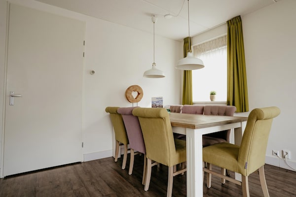 Foto van Ruime retraite aan het meer - Vakantiehuis in Uitgeest - DiningRoom